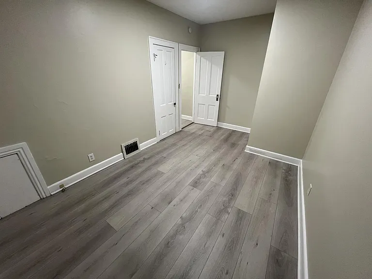 598 Lord St #1 — Photo 7