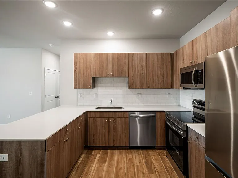 Barry West Townhomes — Photo 83