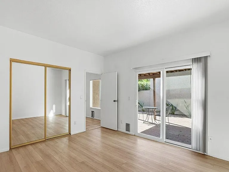 5565 N Sapphire Dr — Photo 4