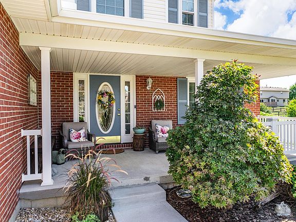 3rd image of 3581 Winter Hill Dr