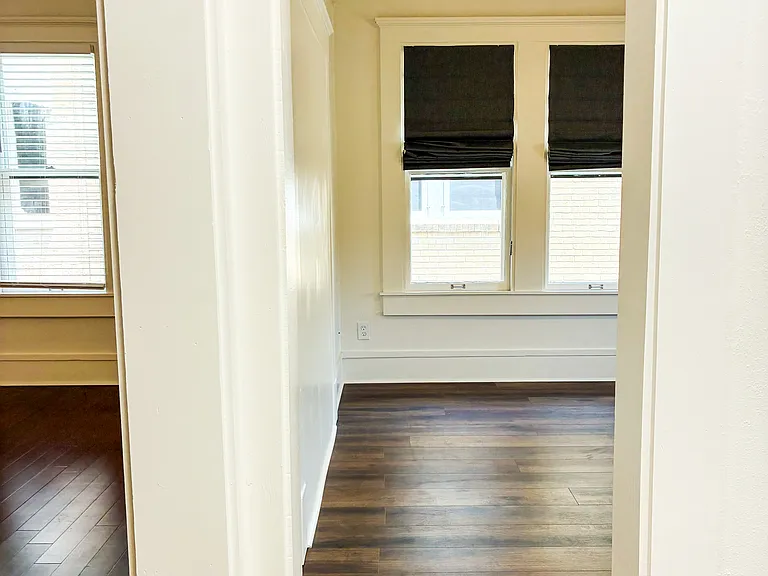 416 E Dewey Pl — Photo 14