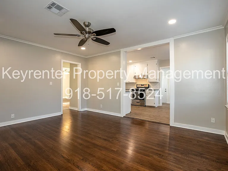 1502 N Columbia Ave — Photo 12