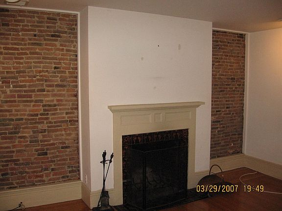 3rd image of 609 Washington St APT 1