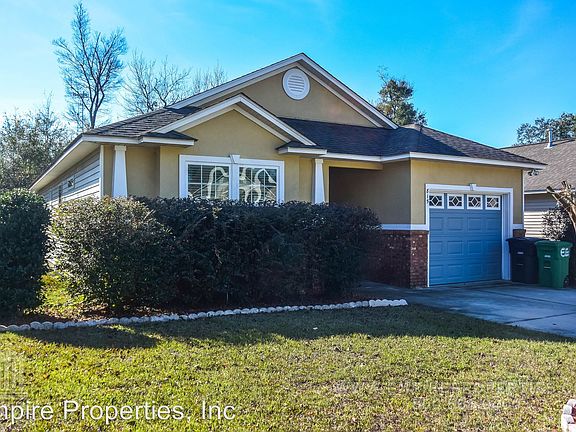 2nd image of 815 Brooke Manor Dr