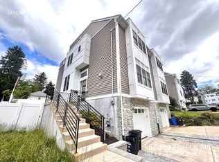 488 Evergreen Ave, Philadelphia, PA 19128