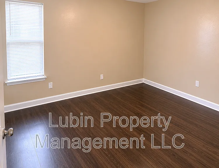 583 Moccasin Dr — Photo 4