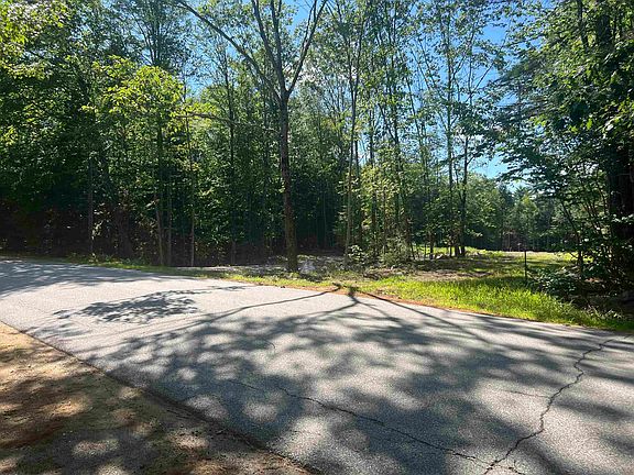 2nd image of Lower Ridge Road
