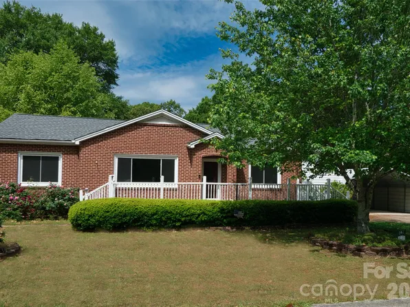 204 Clinton Ave, Clover, SC 29710