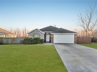 2416 Linden Cir, Springdale, AR 72764