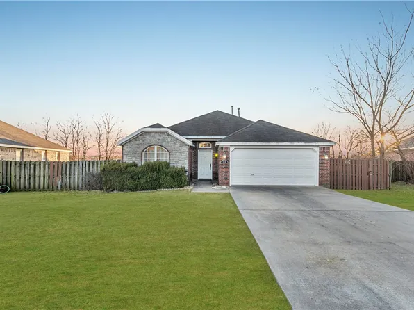2416 Linden Cir, Springdale, AR 72764