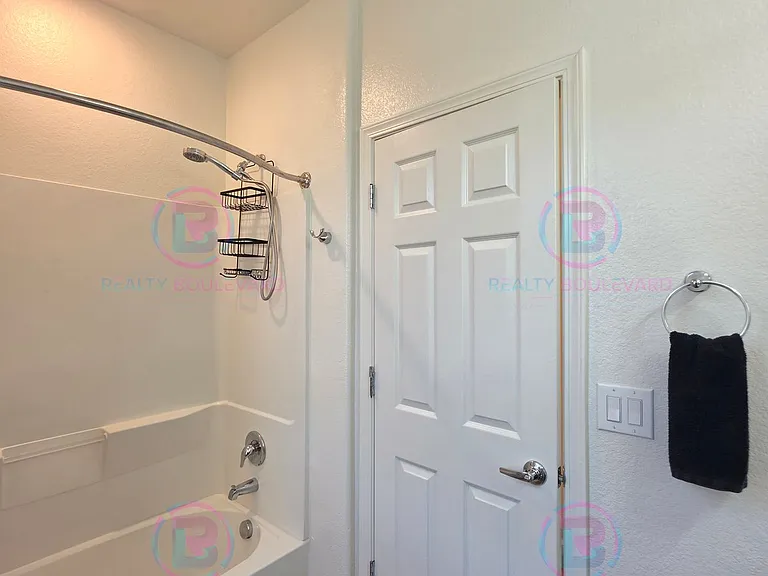 3010 Sterling Ridge Cir — Photo 15