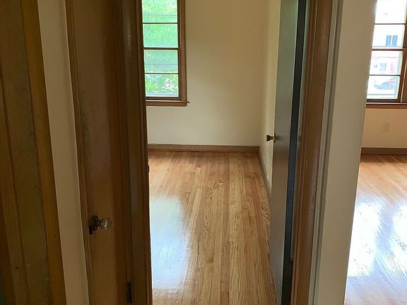4th image of 4435 W Capitol Dr APT 3