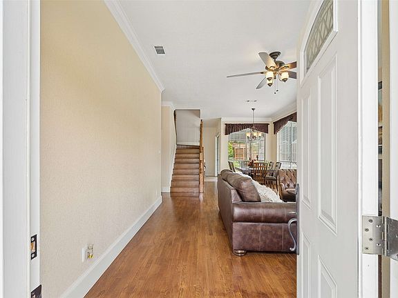 4th image of 672 Raintree Cir