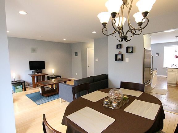 5th image of 8218 Stationhouse Ct