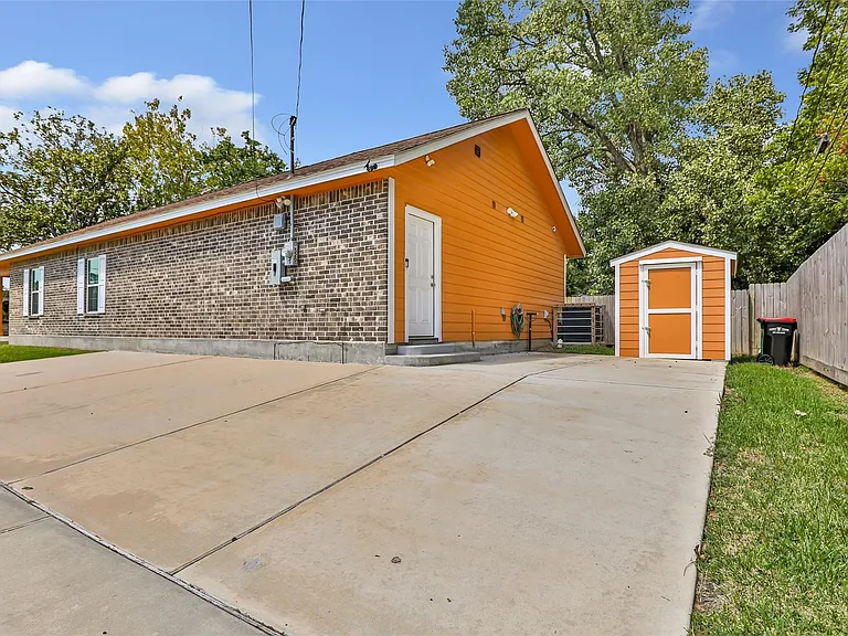 520 E Defee Ave — Photo 5