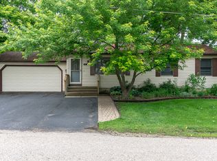 801 Grand Blvd, Wauconda, IL 60084