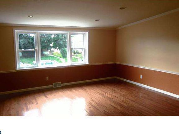 3rd image of 8555 Benton Ave