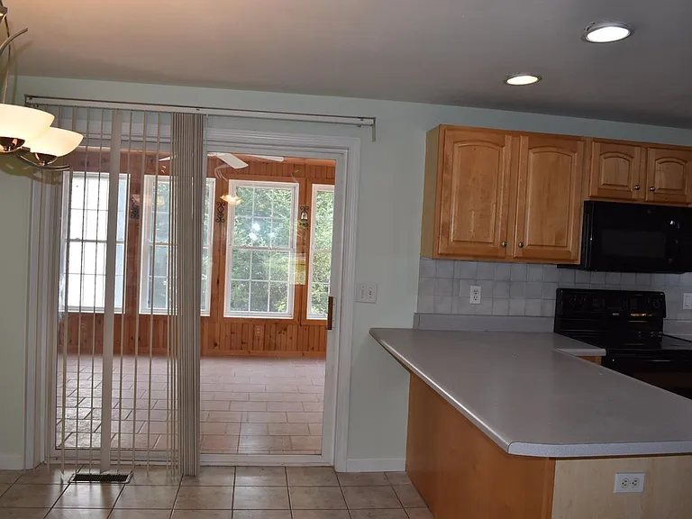 51 Westview Rd — Photo 9