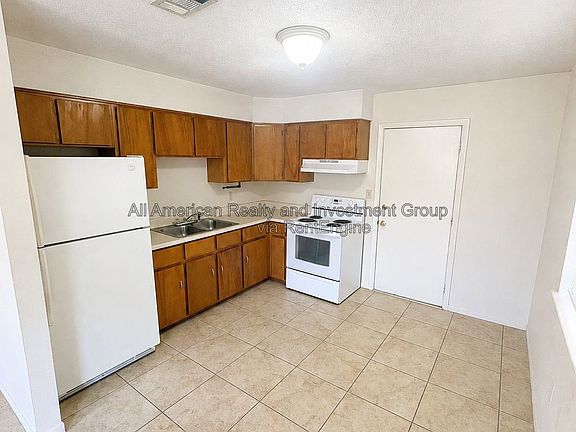 4th image of 818 Lark St APT 4