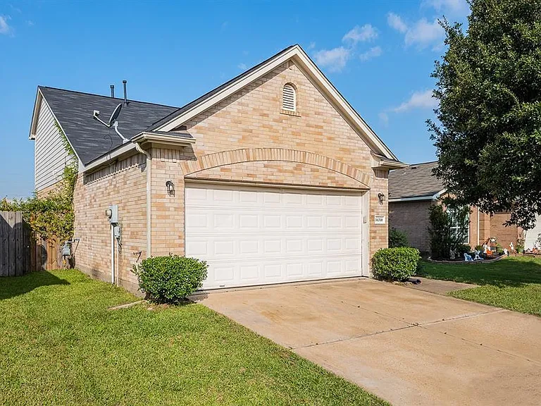 16310 Bandicoot Dr — Photo 1