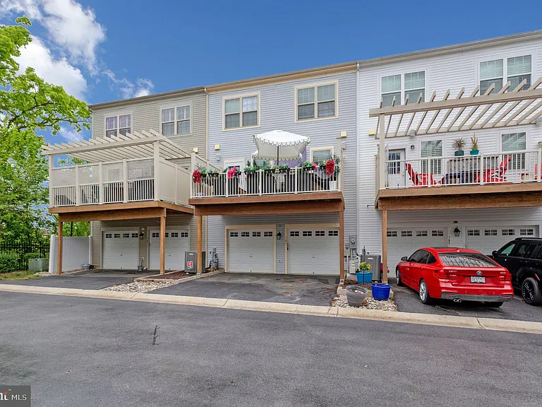 703 Skippers Ln — Photo 54