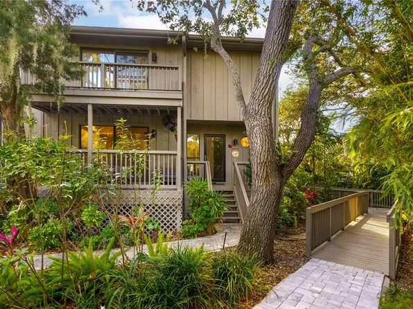 1372 Landings Poin #28, Sarasota, FL 34231