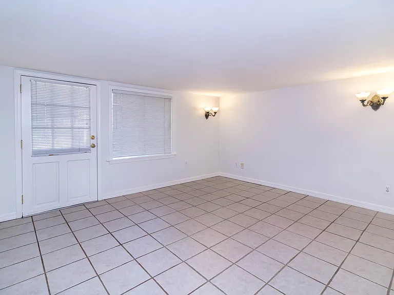583 N Assembly Dr #2 — Photo 7