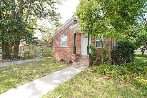 702 Nassau St Photo 1