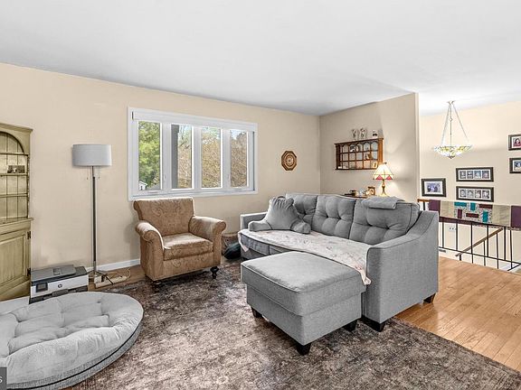 5th image of 509 Gladhill Rd