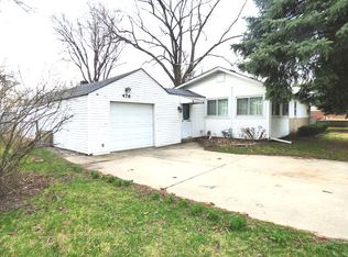 476 Elmhurst St, Wood Dale, IL 60191