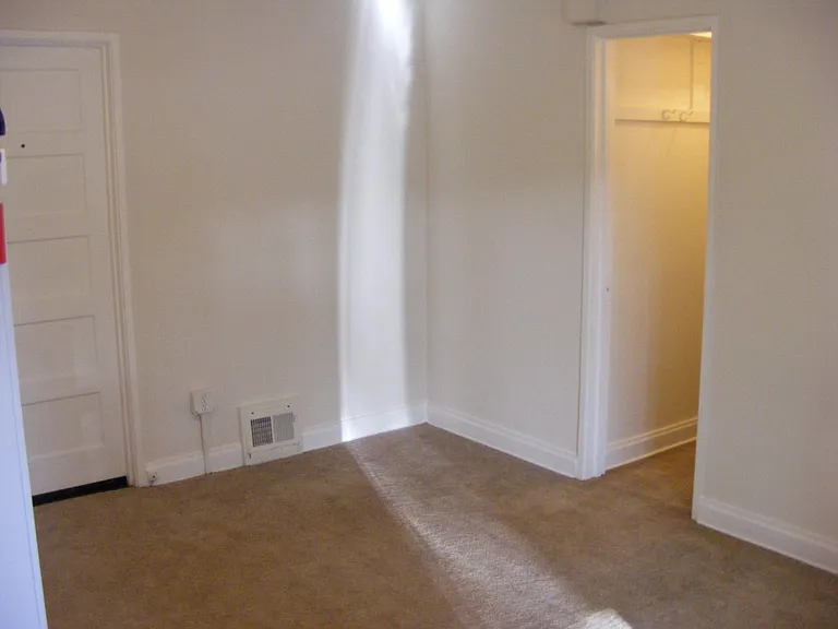 115 N Park St #4 — Photo 6