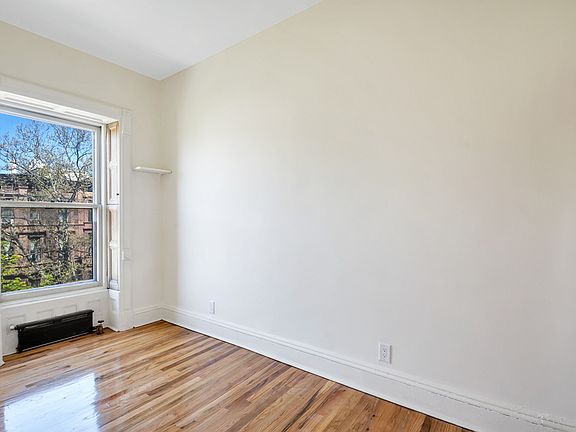 4th image of 836 Union St #5
