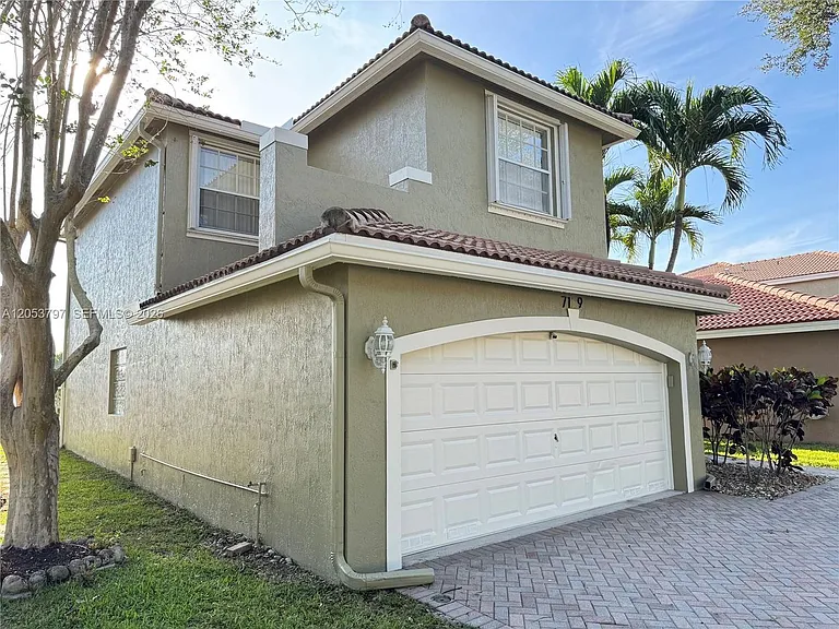 7129 Crescent Creek Way — Photo 15