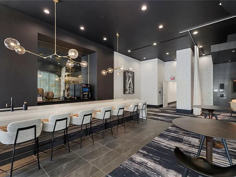 3324 Peachtree Rd NE #915 — Photo 42