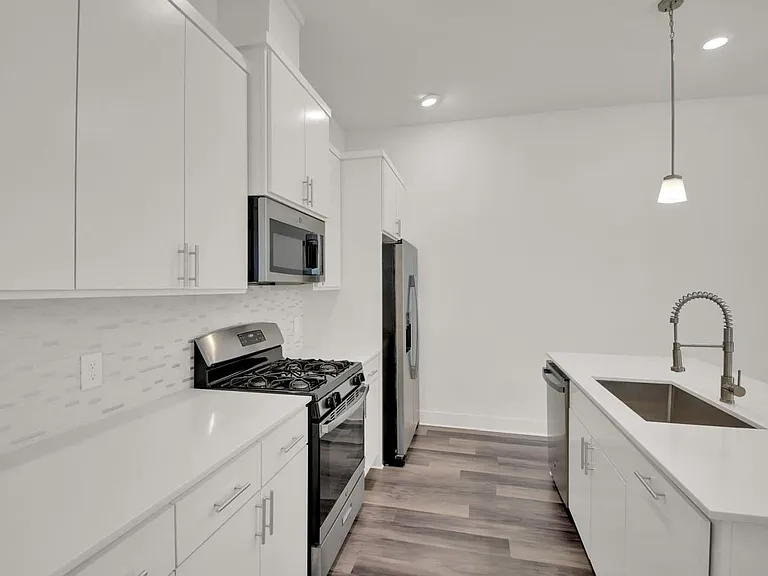 6325 Ponca St #B — Photo 11
