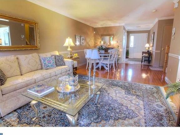 4th image of 2210 Periwinkle Ct