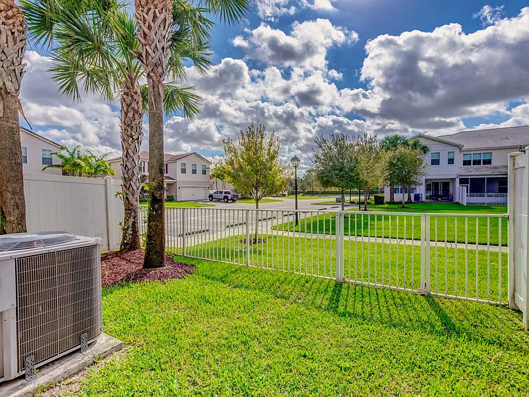 11900 Cypress Key Way — Photo 33