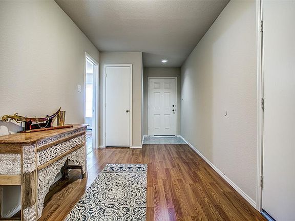 4th image of 536 Lincoln Ave