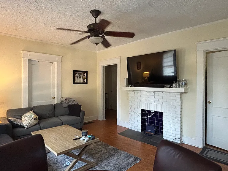 563 Morgan St NE — Photo 5
