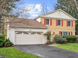 425 Feather Rock Dr, Rockville, MD 20850