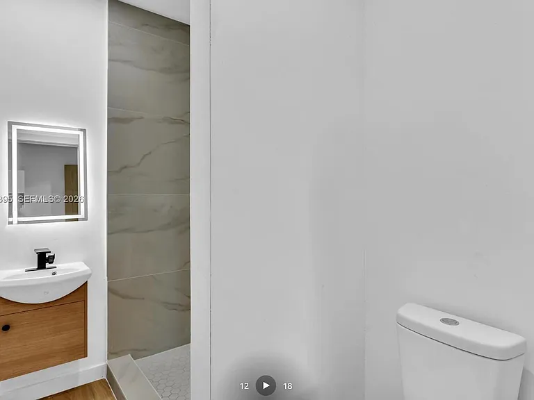 709 SW 4th Ct #1-7 — Photo 17