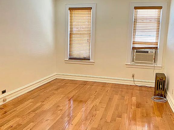 4th image of 3038 37th St #1