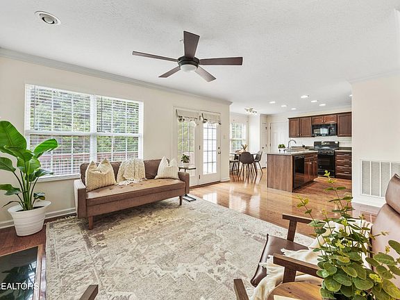 4th image of 11443 Woodcliff Dr