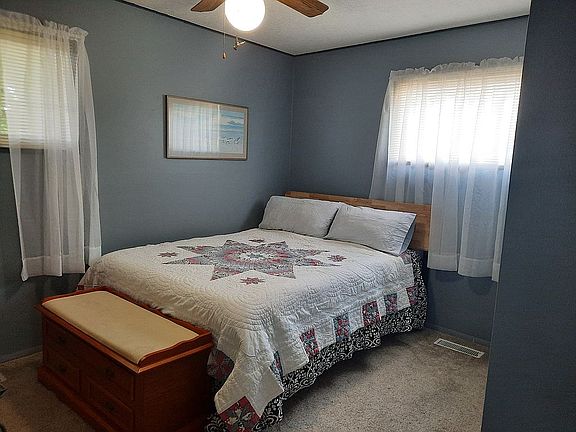 5th image of 1624 Sheffield Ave