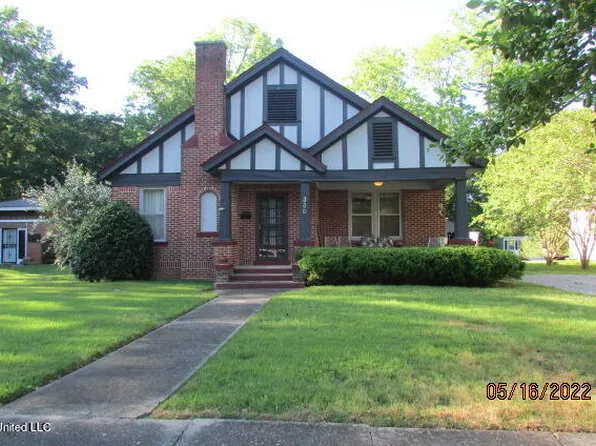 330 E College Ave, Holly Springs, MS 38635