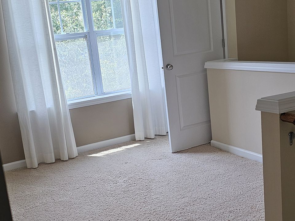 Family Room (upper level)