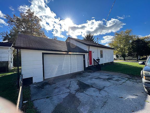 3rd image of 10060 Monarch Dr