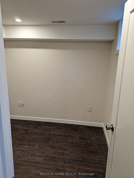 Ajax House for rent - 2 Bedrooms — photo 15