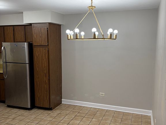 3rd image of 1370 E Washington St #3NE
