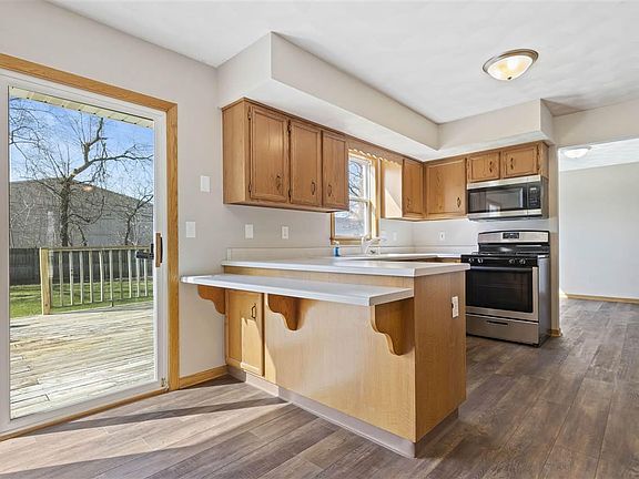 3rd image of 5025 Bridge Ct